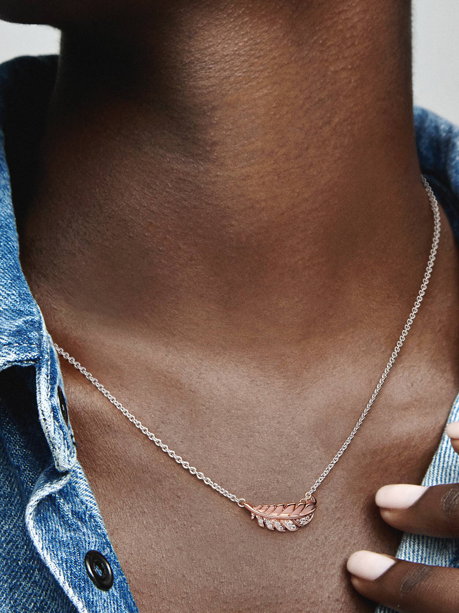 Two-Tone Floating Curved Feather Collier Necklace
