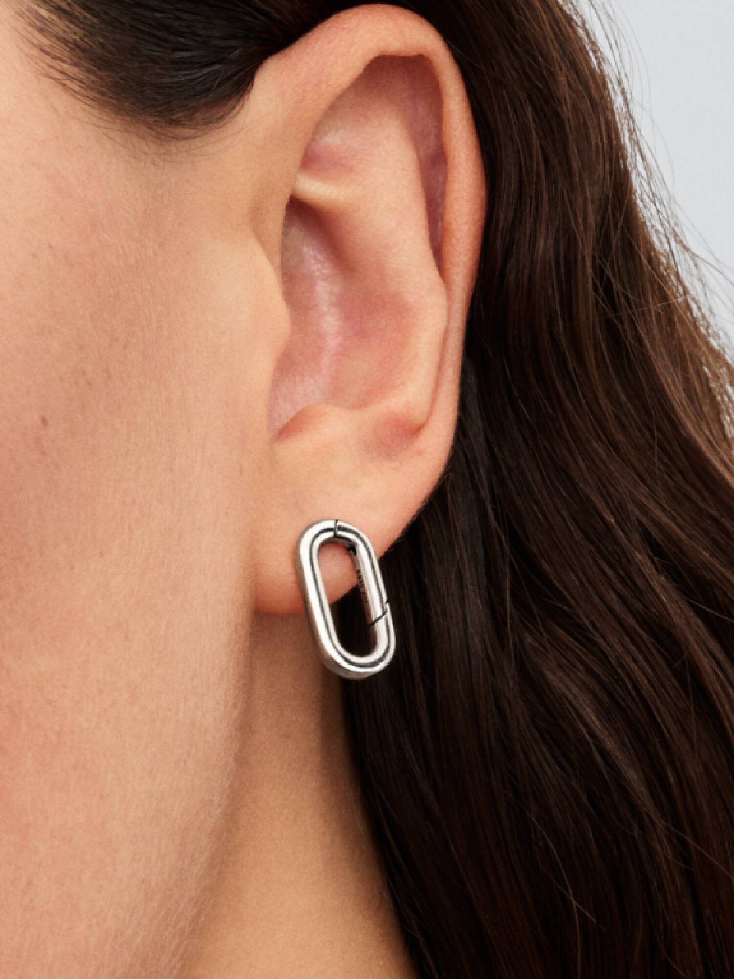 Openable Stud Earring