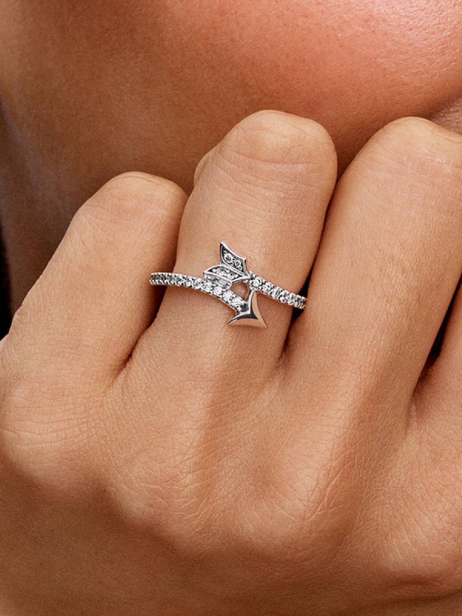 Sparkling Arrow Ring