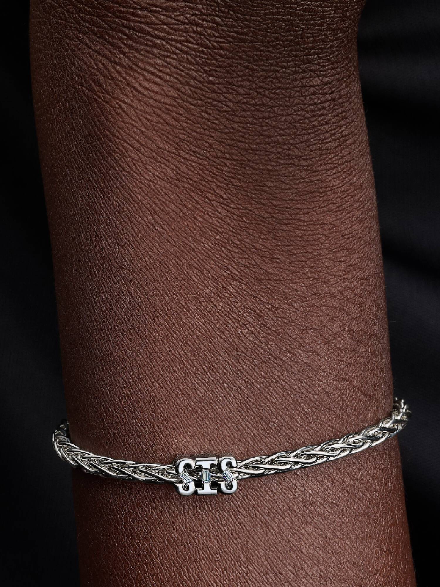 Sis Charm 