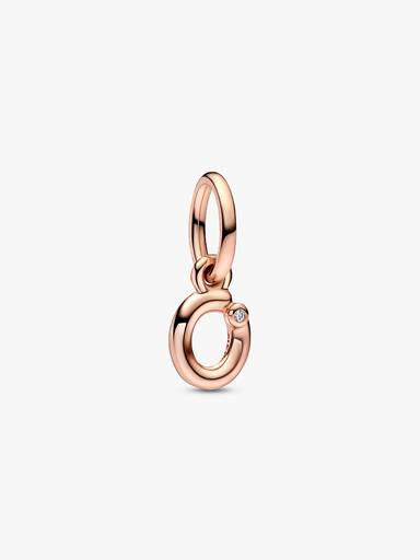 تعليقة متدلّية على شكل الحرف "o"