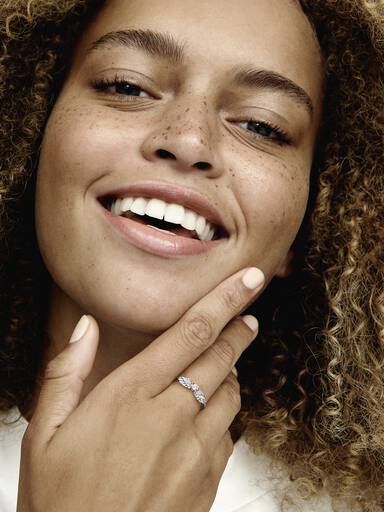 Sparkling Angel Wings Ring