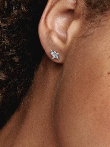 Sparkling Asymmetric Stars Stud Earrings