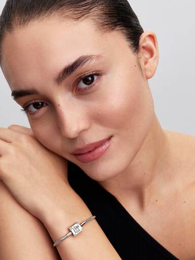 Disney Princess sterling silver and 14k gold-plated bracelet with 0.012 ct TW G-I VS+ round brilliant very good cut lab-grown diamond