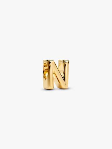 تعليقة على شكل الحرف "N"