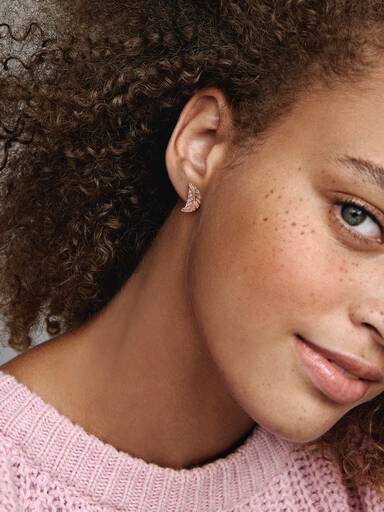 Floating Curved Feather Stud Earrings