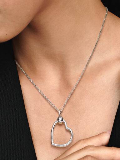 تعليقة قلادة Pendant على شكل قلب من Pandora Moments