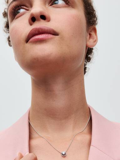 Sparkling Round Halo Pendant Collier Necklace