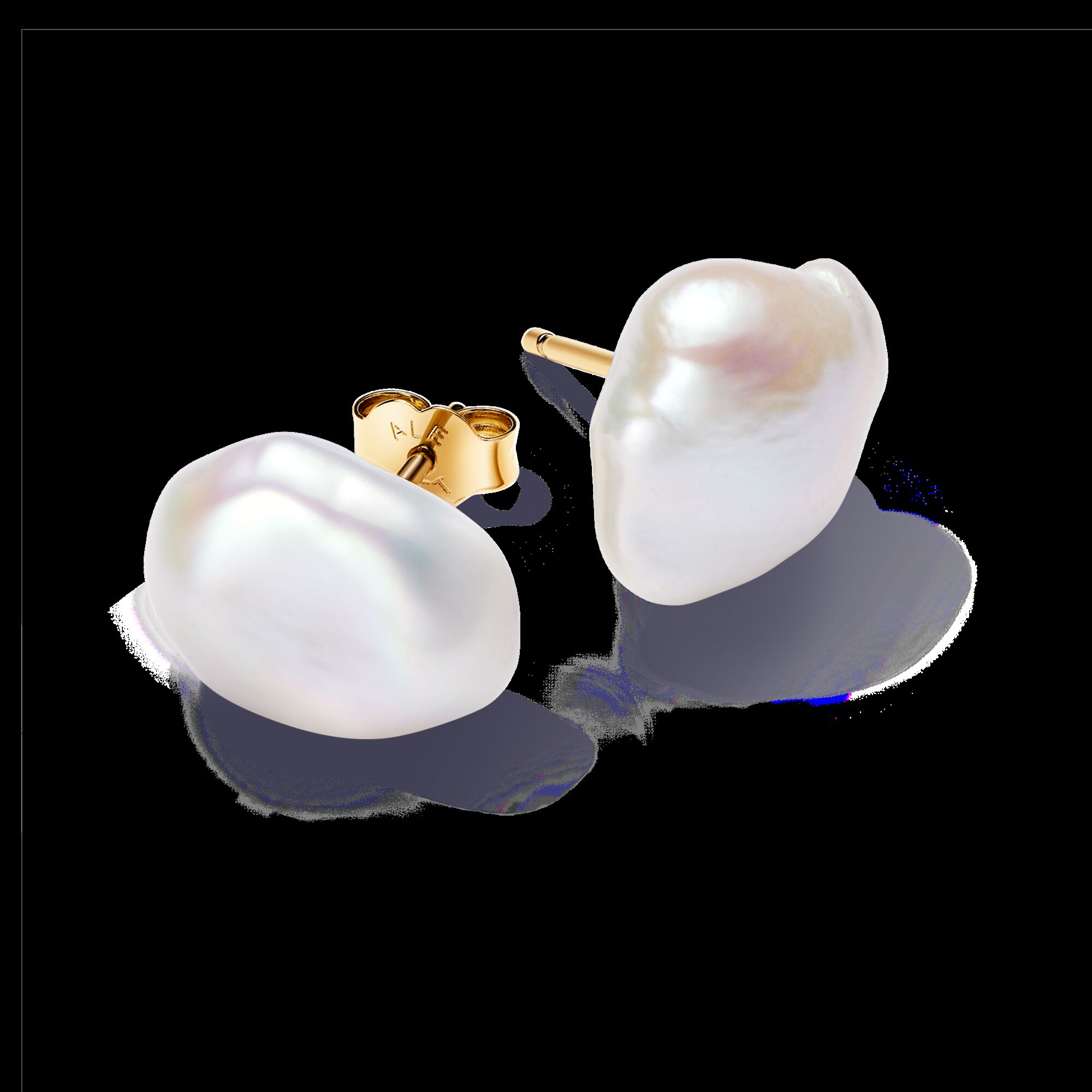 الأقراط المزيّنة باللّآلئ
