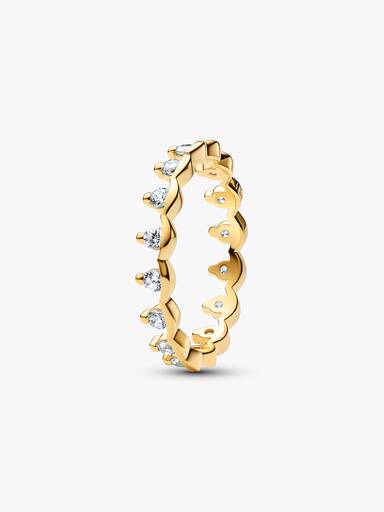 Sparkling Regal Band Ring