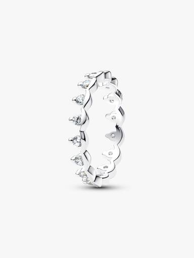 Sparkling Regal Band Ring